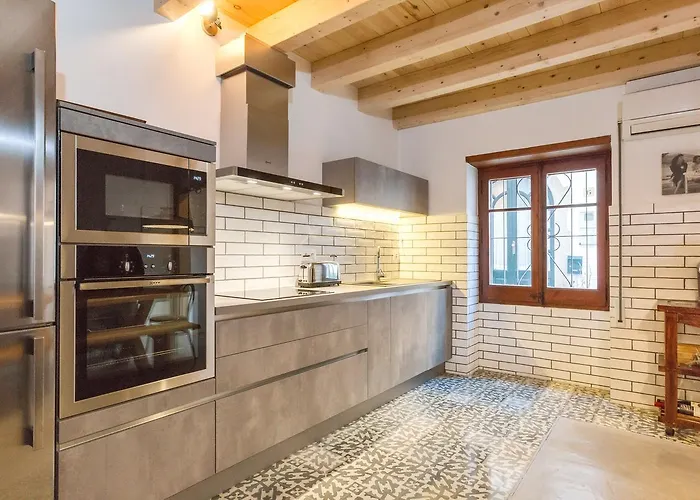 Lets Holidays Fisherman House In Old Town Of Tossa de Mar
